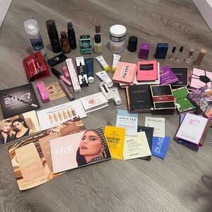 Deluxe sample and minis bag